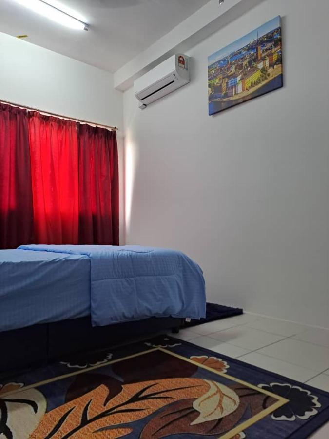 Impiana Homestay Near Putrajaya, Cyberjaya, Musliem Only,Wifi,Netflix Kampung Dengkil Exterior photo