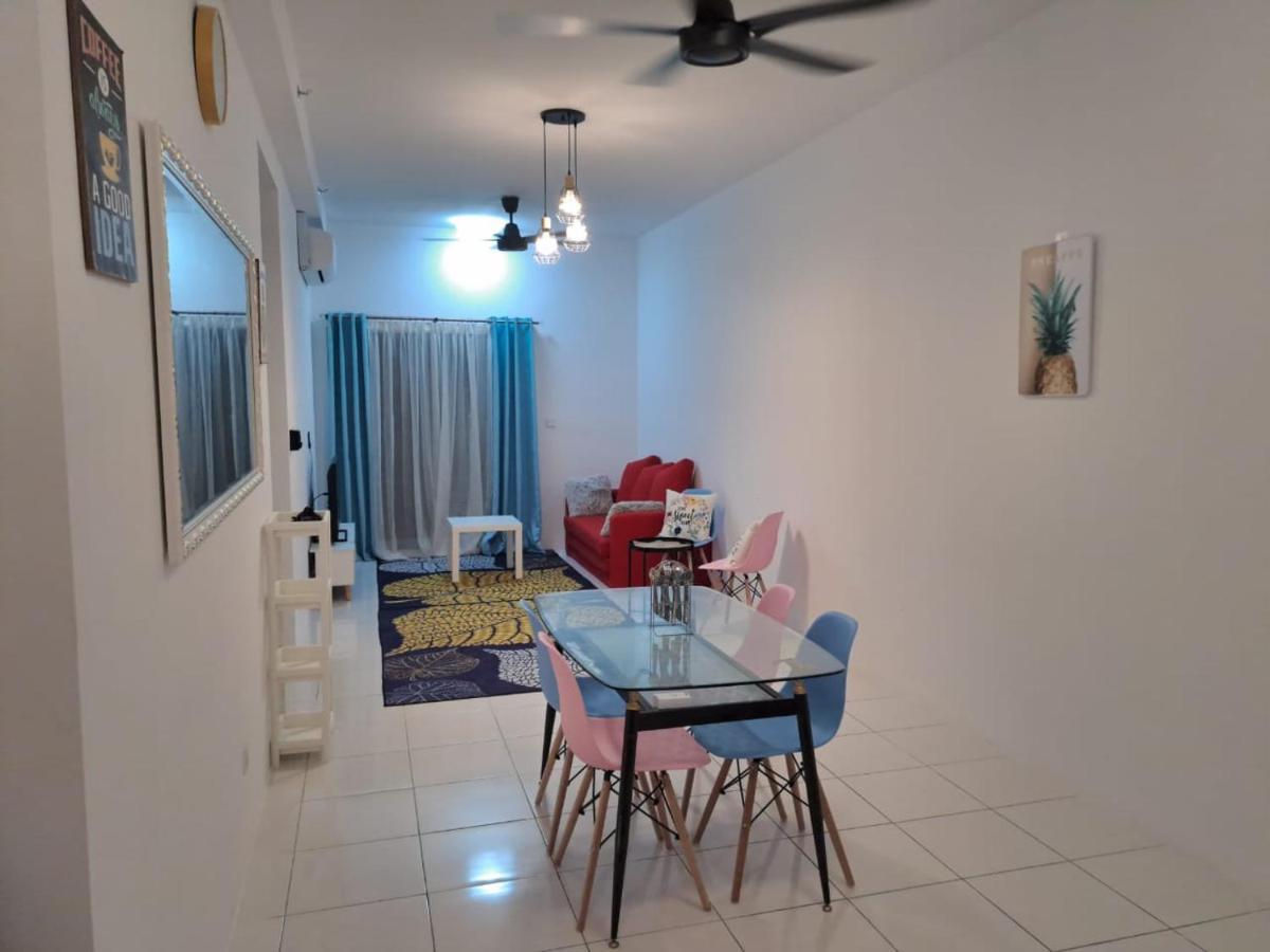 Impiana Homestay Near Putrajaya, Cyberjaya, Musliem Only,Wifi,Netflix Kampung Dengkil Exterior photo
