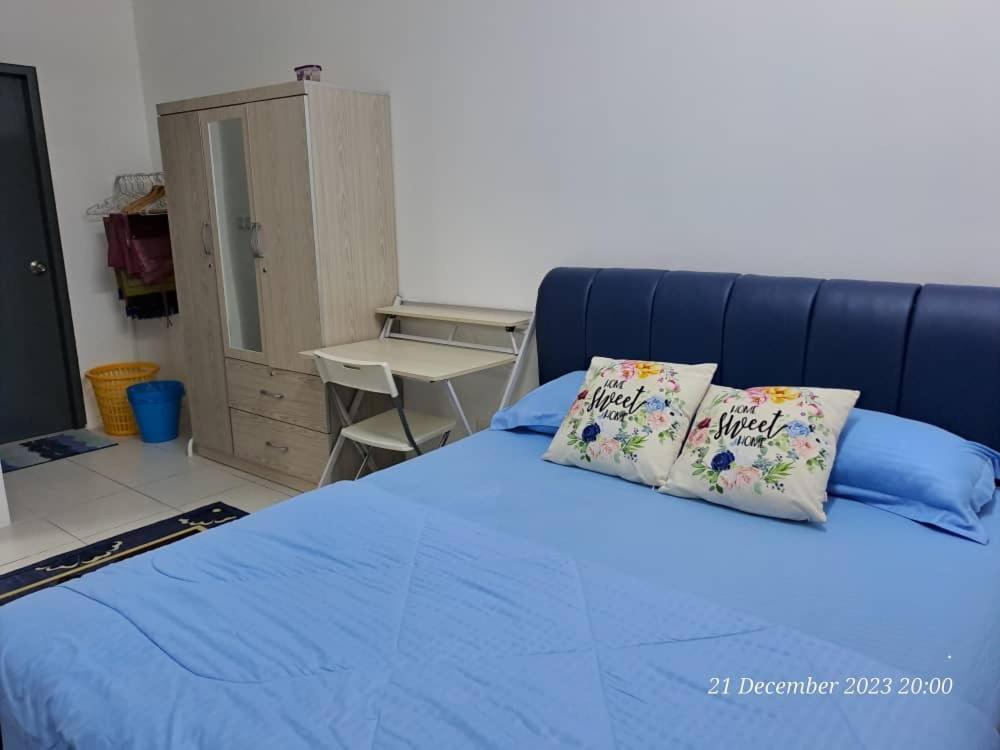 Impiana Homestay Near Putrajaya, Cyberjaya, Musliem Only,Wifi,Netflix Kampung Dengkil Exterior photo
